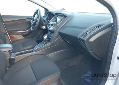 2018 Ford Focus Sel z USA, uszkodzony, nr VIN 1FADP3M28JL215769